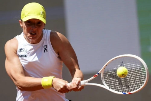 Swiatek makes fast start at Italian Open 