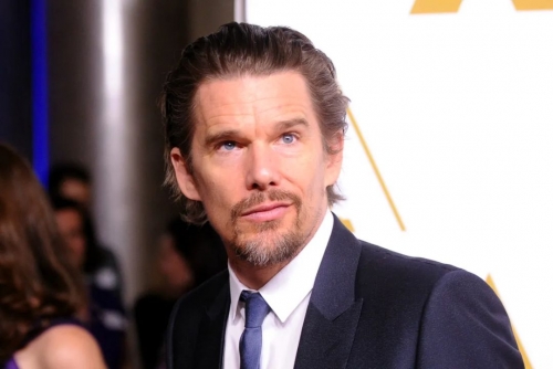 Ethan Hawke: Falling in love on set is ‘dangerous’ 