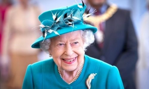 Royal Mint makes its biggest ever coin for Queen Elizabeth's Jubilee