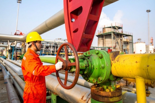 Eight OPEC+ countries raise production by 547,000 bpd