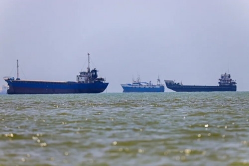 Ship Attack in Hormuz Forces UN to Halt Sailor Evacuations