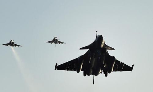 French lawmakers vote to extend air strikes in Syria