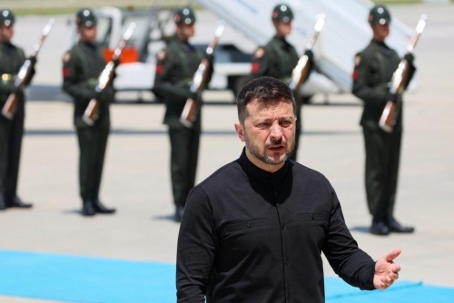 Ukraine sends team for Russia talks, downplays expectations