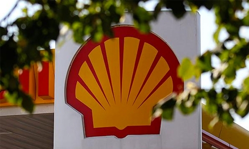 Shell net profit tumbles on low oil prices Shell net profit tumbles on low oil prices