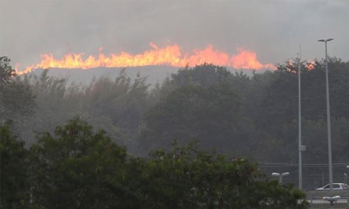 Bush fire threatens mountain bike venue Bush fire threatens mountain bike venue
