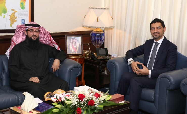 Electricity Minister receives Muharraq Municipal Council Deputy President