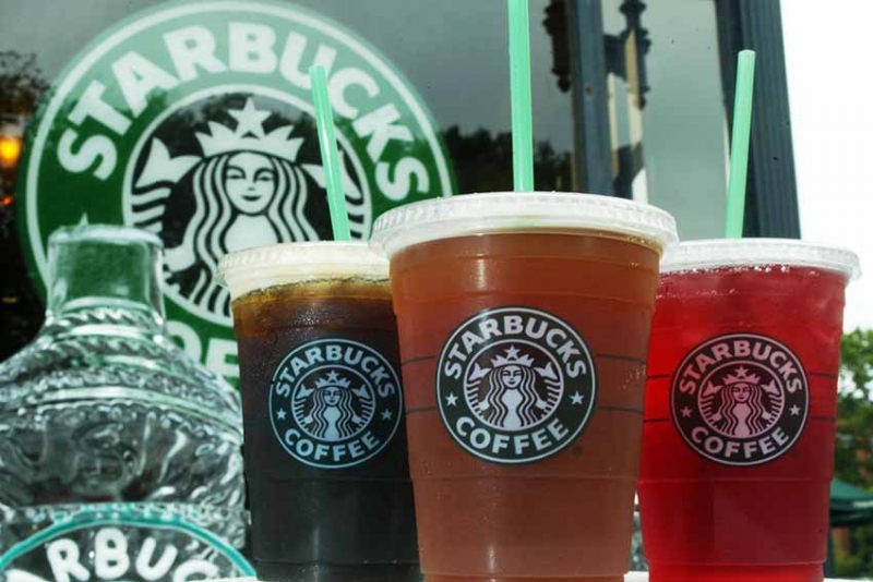 Starbucks says to phase out plastic straws by 2020