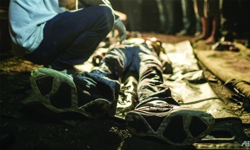 Philippine police kill 10 in Duterte's war on crime Philippine police kill 10 in Duterte's war on crime