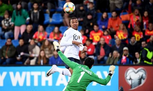 Italy edge Bosnia as Germany, France stroll Italy edge Bosnia as Germany, France stroll