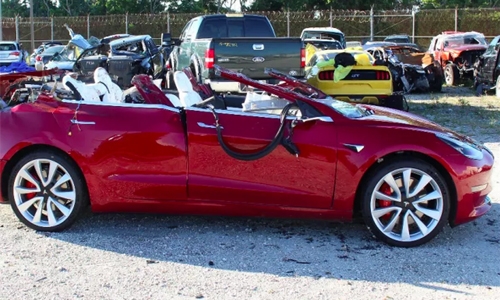 Tesla’s ‘Autopilot’ engaged in Florida fatal crash: report Tesla’s ‘Autopilot’ engaged in Florida fatal crash: report