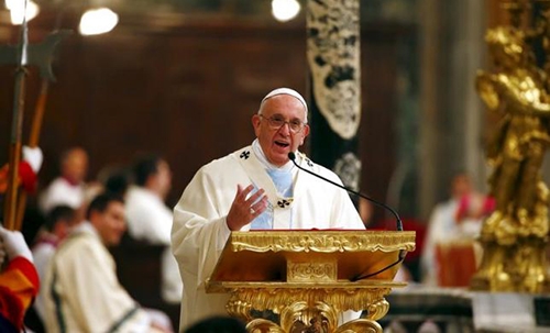 Pope Francis compares church to 'field hospital,' talks prison & homosexuals in new book