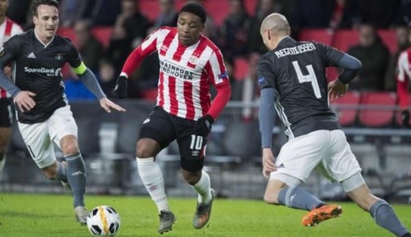 Tottenham: Steven Bergwijn completes £27m move from PSV Eindhoven Tottenham: Steven Bergwijn completes £27m move from PSV Eindhoven