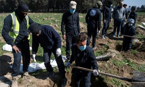 Largest IS mass grave yet found outside Syria’s Raqa