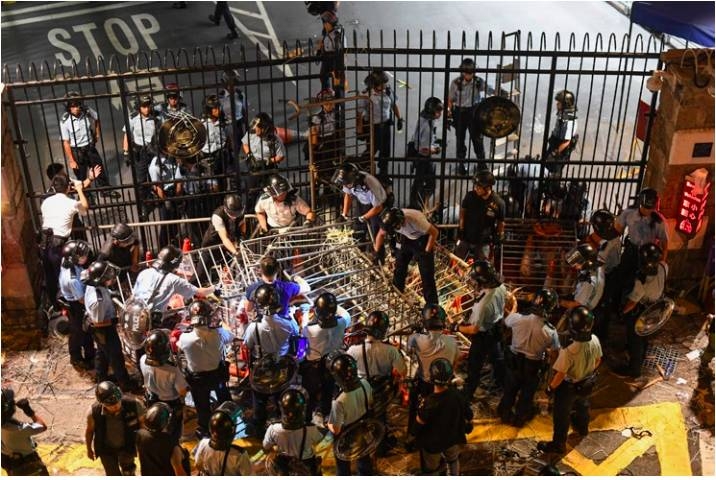 Hong Kong police vow to pursue protesters Hong Kong police vow to pursue protesters