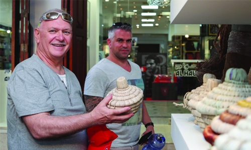 “Hurafuna” attracts over 63,000 visitors “Hurafuna” attracts over 63,000 visitors