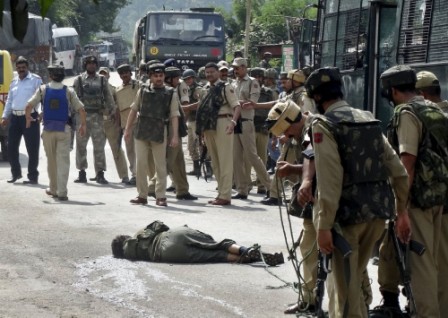 'Toy' bomb kills teenager in Kashmir: police