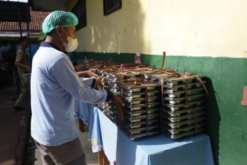 Indonesia to Halt Free Meal Scheme During School Holidays