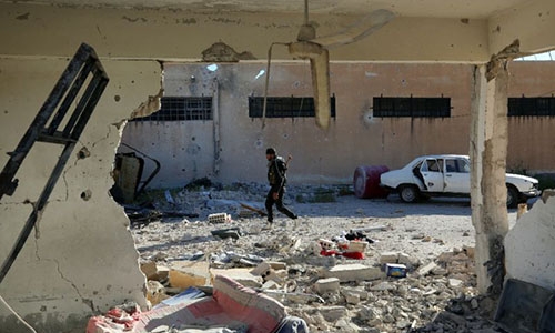 Syria Kurds, regime to press talks after deadly clashes Syria Kurds, regime to press talks after deadly clashes