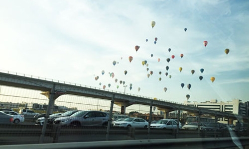 Balloons fill morning Dubai sky; SZR roadworks stall traffic