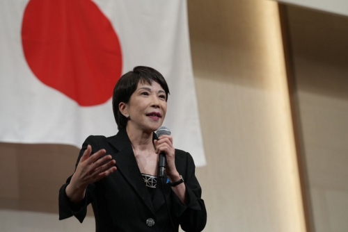 Japan PM calls China 'important neighbour'