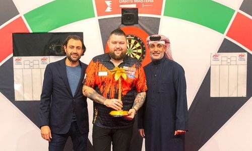 Smith crowned winner of Bahrain Darts Masters Smith crowned winner of Bahrain Darts Masters