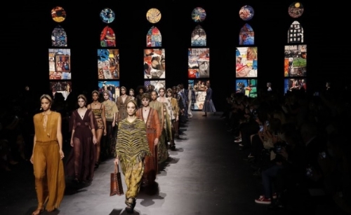 Hybrid Paris Fashion Week, both physical and digital, begins