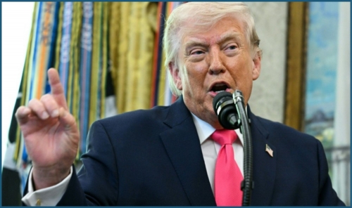 Trump Says Iran Gave “Very Big Present” Over Strait of Hormuz