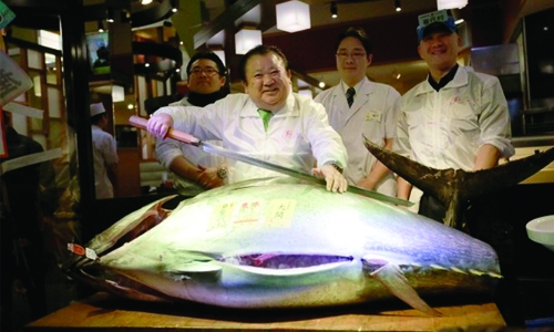 Tuna goes for $323,000 at auction Tuna goes for $323,000 at auction