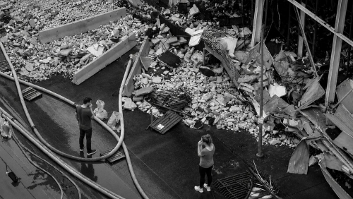 Rotting Food, Flies and Foul Odour Plague LA Residents