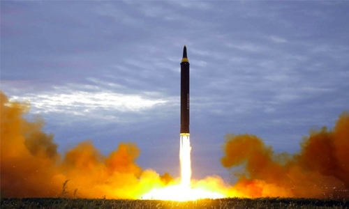 Moon, Trump vow stronger pressure against N. Korea