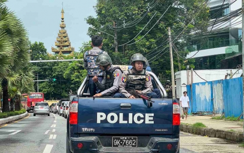Bomb attack in Myanmar border hub kills five officials, wounds 11 Bomb attack in Myanmar border hub kills five officials, wounds 11