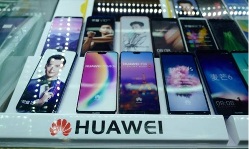 Japan to ban govt use of Huawei, ZTE products : report 