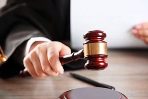 Court orders auction of friends’ disputed property