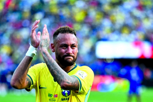 Neymar returns to Santos with questions hanging over his future Neymar returns to Santos with questions hanging over his future