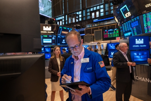 Stock markets fluctuate as China-US trade euphoria fades