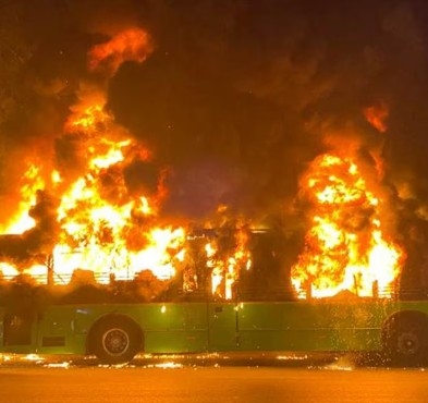 At least 18 people dead after minibus taxi ‘explodes into fire’ in Zimbabwe