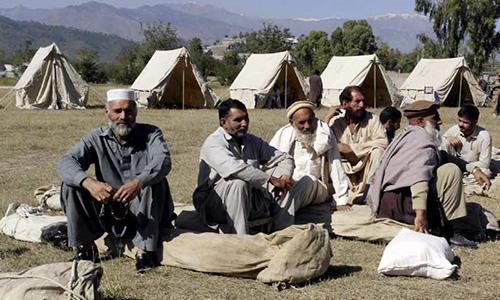 Pakistan quake survivors help themselves in race against winter