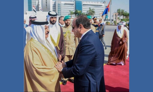 Bahrain King concludes Egypt, Jordan visit, receives warm farewell 