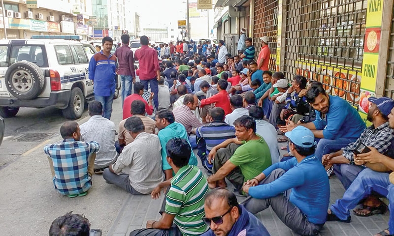 Labourers march over unpaid salaries 