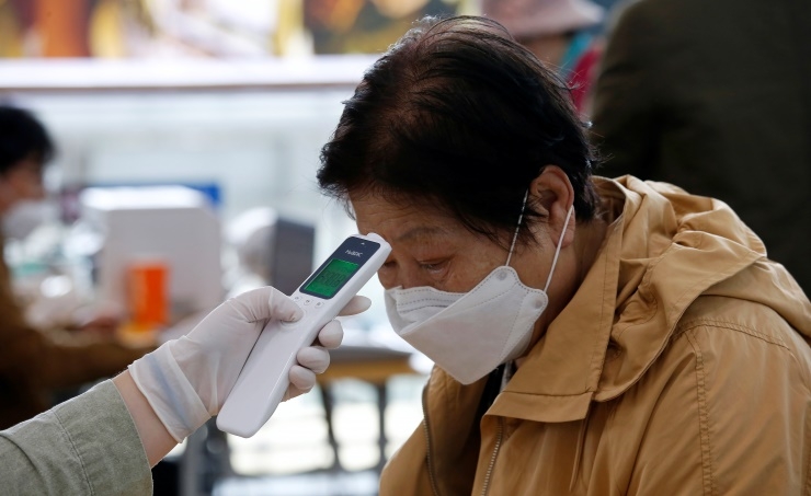 South Korea to ship 600,000 coronavirus testing kits to U.S. on Tuesday South Korea to ship 600,000 coronavirus testing kits to U.S. on Tuesday