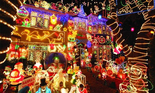 Lawsuit doesn't dim Florida family's love of Christmas lights