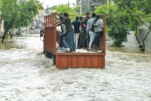 India’s monsoon lashes Mumbai as rains arrive early 