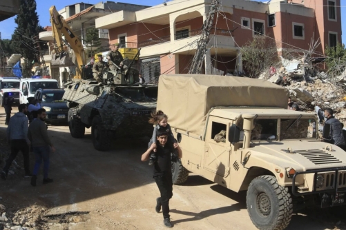 Displaced Lebanese Return Home as Conflict Eases Displaced Lebanese Return Home as Conflict Eases