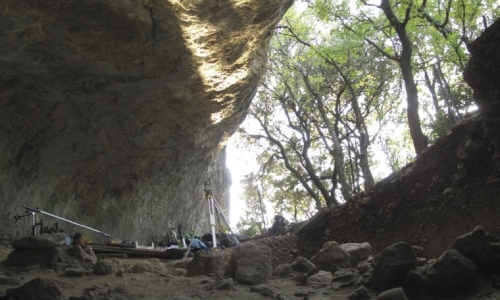 French cave tells new story about Neanderthals, early humans