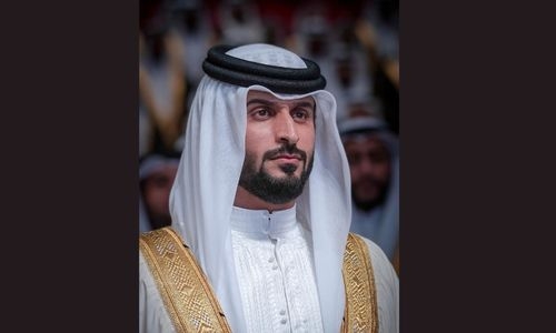 HH Shaikh Nasser grants valuable gifts for audience and participants of showjumping championship HH Shaikh Nasser grants valuable gifts for audience and participants of showjumping championship